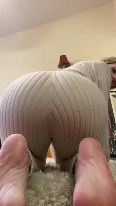 Put your face right in my ass cheeks while I fart 💨