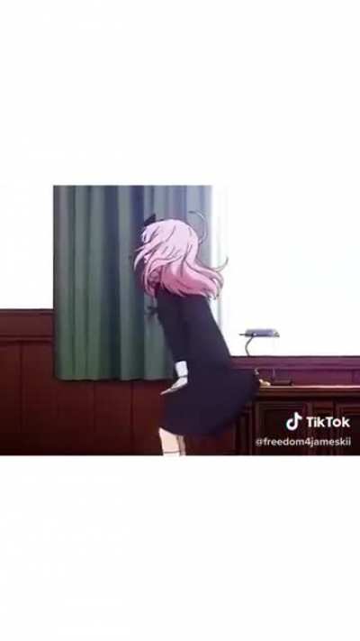 S&oacute; uma garota de anime cantando...
