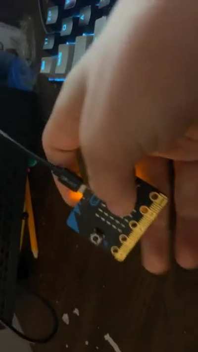 Why is my microbit doing this? It works fine in the emulator, I just can&rsquo;t figure out why the enemy flickers