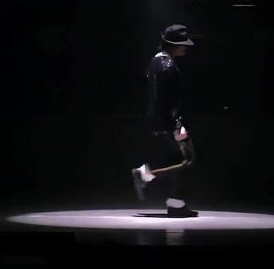 Michael Jackson&rsquo;s masterful Billie Jean dance solo