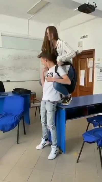 😂
