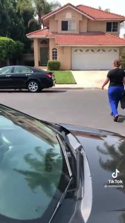 Karen thinks she owns the street and blocks in a guys driveway