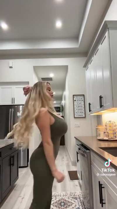 @curvygem