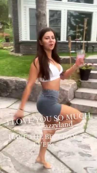 👀