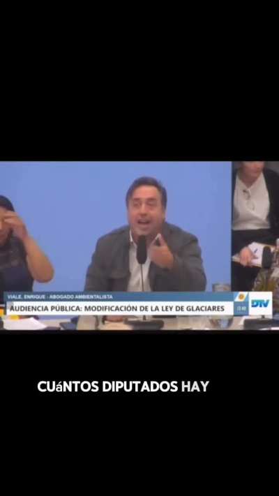 Enrique Viale exponiendo la relación de Diputados y Senadores con las empresas mineras en el marco de la Audiencia Pública por la ley de glaciares en el Congreso Nacional