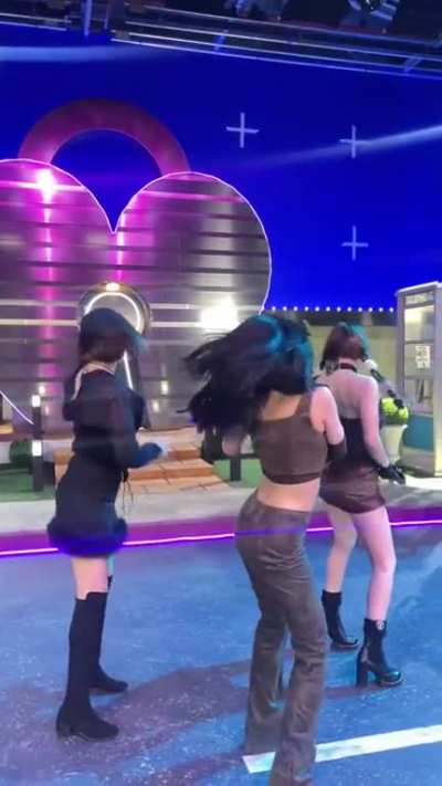 230120 TikTok Update - "🐰🐶🐻 dancing in #MOONLIGHTSUNRISE🌙 (MOON ver.)" (Nayeon, Jeongyeon and Momo)