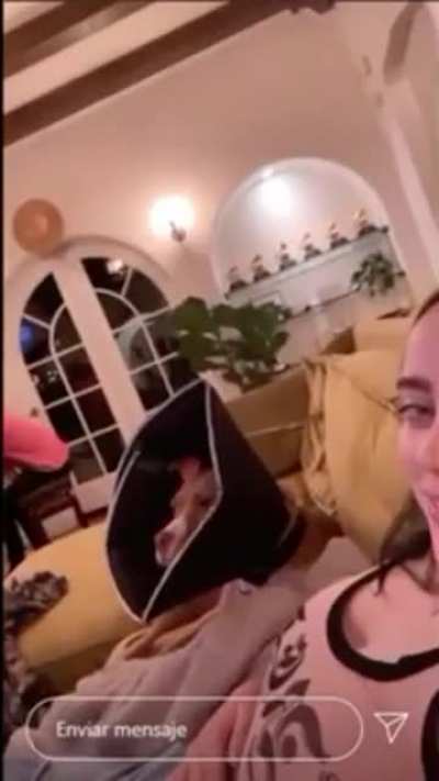 slap her tits