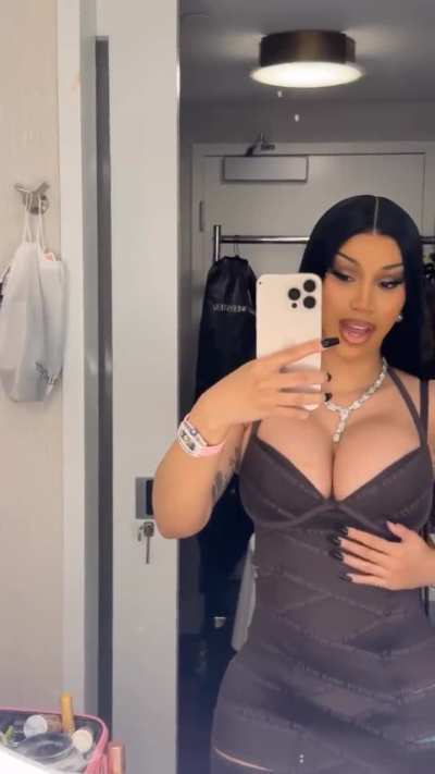 Goddess Cardi