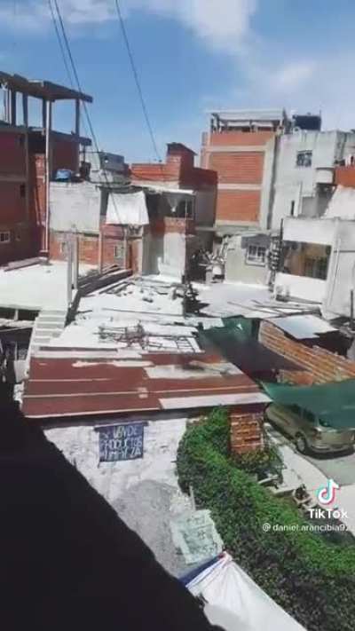 Bajofloreee