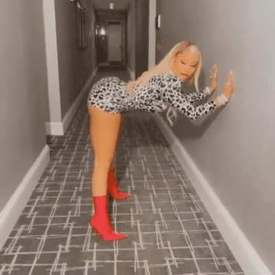 [Kik twerkfana] RPing as Nicki M hosting a Q and A session to answer my horny fans' questions! Send me your fav pic of me with your first question to start!