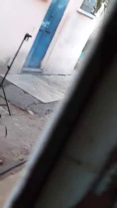 Yo en el carro cuando me acuerdo de aquella piruja ingrata