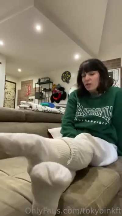 Italian girl just chilllin