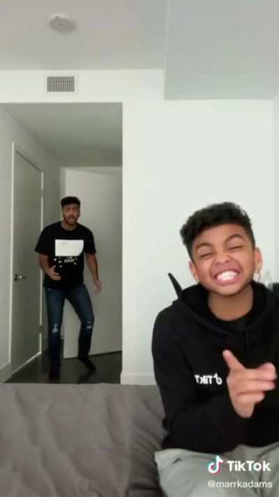 EPIC PRANK FART 😳😳😳