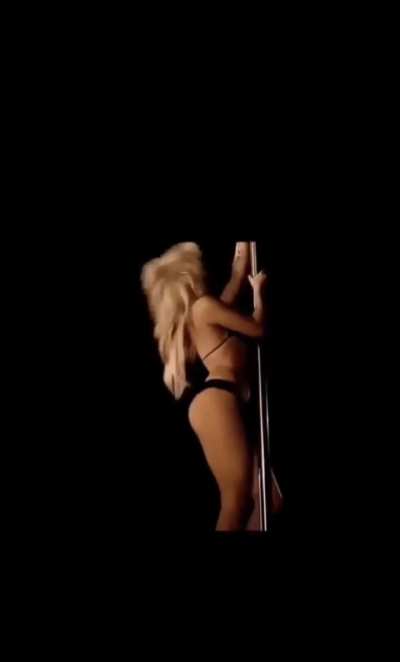 Shakira Rabiosa Pole Dance (Normal Speed &amp;amp; Slow-Mo)