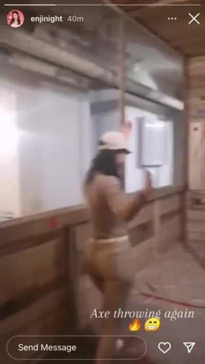 Wow nice axe throw