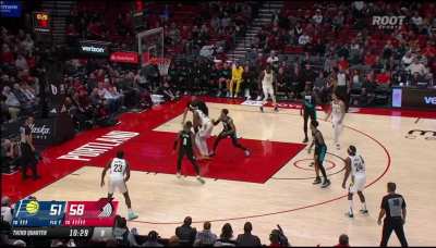 [Highlight] Grant knifes through the Pacer's defense with ease and hammers it home
