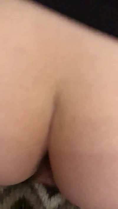 I only date men who aren&rsquo;t too shy to walk up and fuck me anytime they get horny