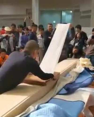 Cutting wood with a Japanese Kanna blade