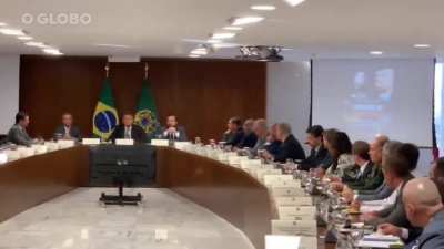 Bolsonaro, em reuni&atilde;o filmada: "Como &eacute; que eu ganho uma elei&ccedil;&atilde;o? Um fudido como eu?"