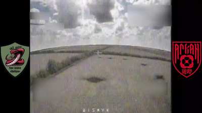 Another Russian 2S4 "Tyulpan" 240-mm self-propelled mortar is getting attack by Ukrainian FPV pilots. Zaporizhia Oblast. 