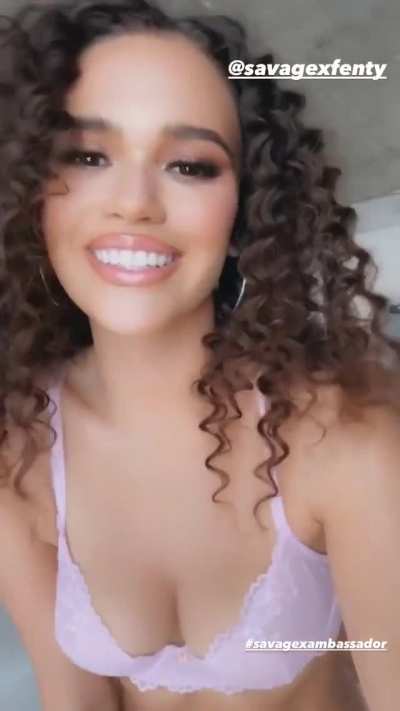 Cute jiggles
