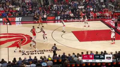[Highlight] Young and Collins connect on a lob, but the Raptors answer