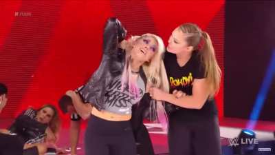 Ronda Rousey drags Alexa Bliss