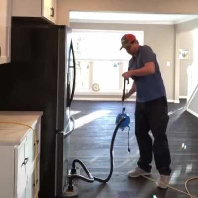 This air-assisted appliance mover