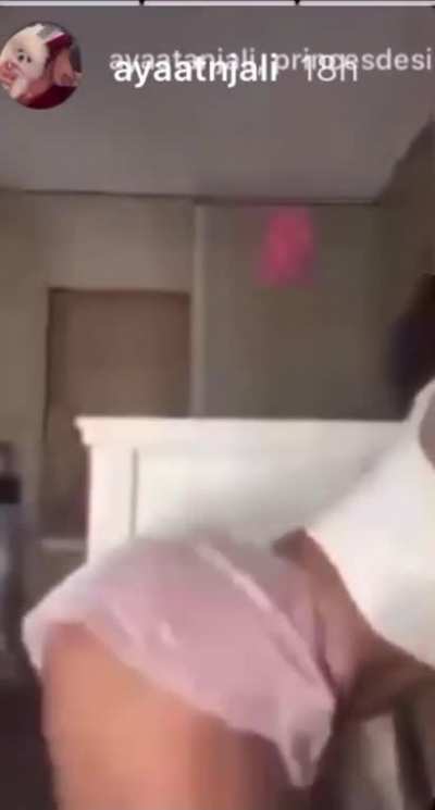 Aya twerking