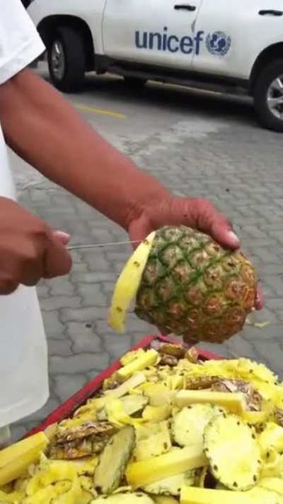 Оригинальная нарезка ананаса