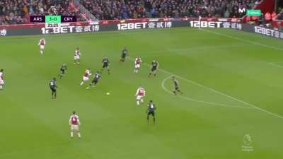 Posting an &Ouml;zil pass every day until Arsenal play a game. Day 53: v. Crystal Palace, 2018.