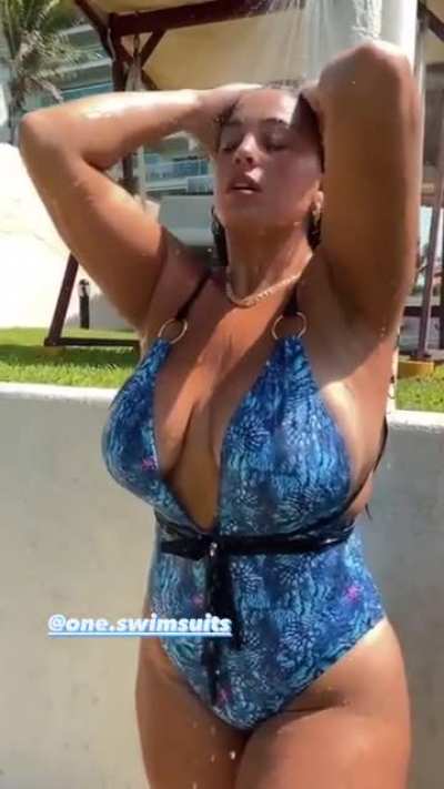 Joder imagina ba&ntilde;ar esos melones