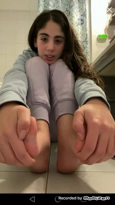Feet girl