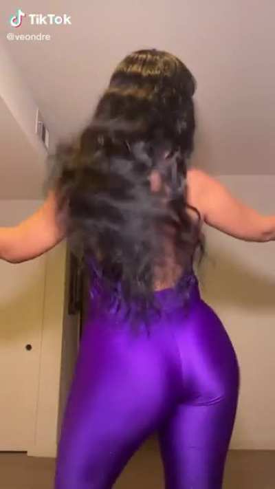 TWERK AYO