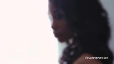 Leola Bell - Blessed With Stunning Curves