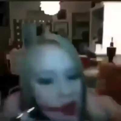Sua m&atilde;e fazendo v&iacute;deo pro tik tok??????