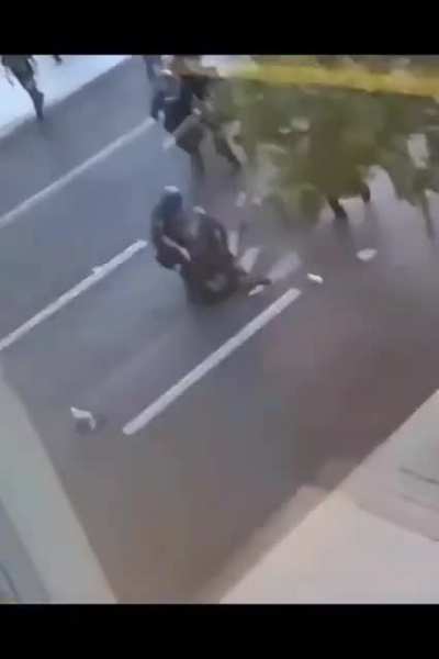 Cops shoot at window of guy recording in Louisville, Kentucky