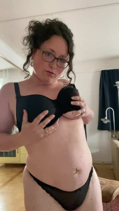 Feeling a little extra h0rny today, wanna play with me?