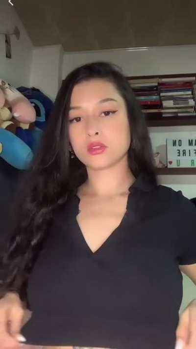 I can&rsquo;t resist showing off my boobs