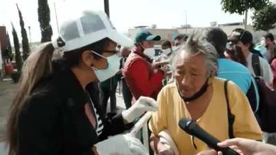 Una reverenda chingadera eso de pedirle a los adultos mayores un registro en l&iacute;nea.