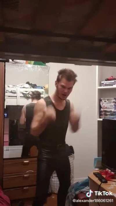I hope my gf doesn&rsquo;t see this or she&rsquo;ll go for him