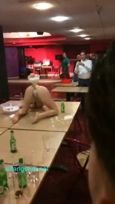 🔞 A squirting woman 🍑💦