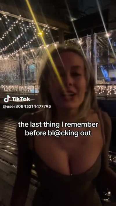 Huge cleavage @motherhails