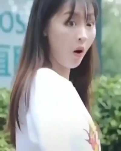 Don't mind me I'm just gonna share random videos I found on my phone #30