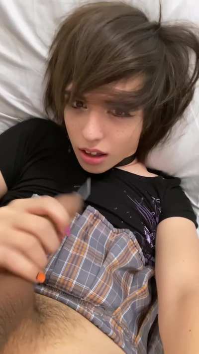 I couldn't resist cumming on my own face