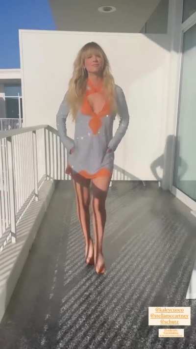 Kaley Cuoco strutting her stuff!