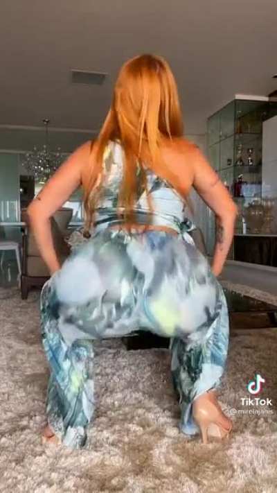 She got that bunda 🥵🥵