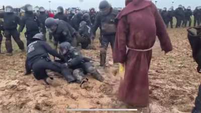 Strongest german police vs weakest mud wizard (cant handle Slavic pagan magic)