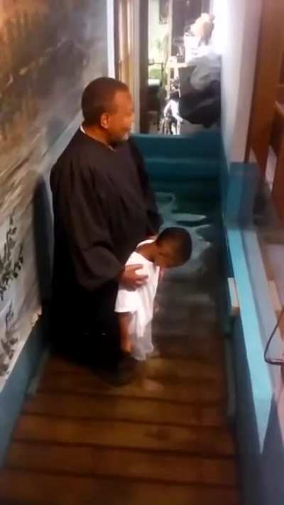 Kid baptizes himself 🤽‍♂️