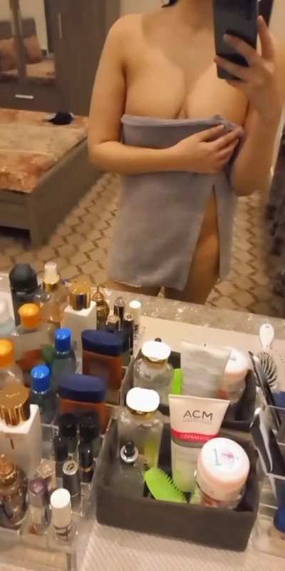 Come and Fuck my Pakistani Tits 😘